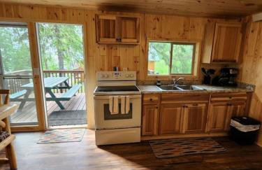 Cabin 8 - A newly remodeled with shaded deck on the lakeshore - Foto 4