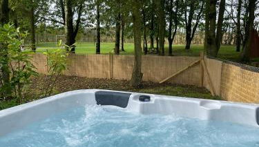 Copper Beech Lodge with Hot Tub, Games Room, Fire Pit - Foto 5, Garden