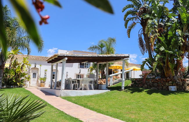 Idyllic Farm House With Huge Garden for 14pax - Foto 78