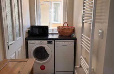 Wend Gardens Annx Carleton Skipton Pet friendly - Photo 16