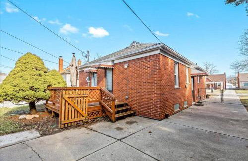 Newly Renovated 4 Bedroom 2 Bath Downtown Dearborn - Foto 34