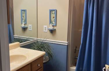 3-Bedroom Retreat with Private Yard - Photo 10