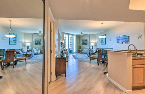 Modern Resort Condo with Balcony - Walk to Beach! - Foto 5