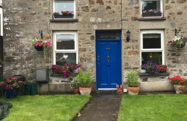 Bryntivy - a cheerful stone cottage close to beach - Foto 28