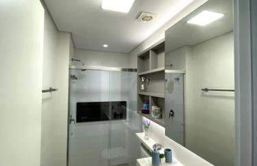 Apartamento moderno com 2 quartos, a 800m da praia Jurerê Internacional - Foto 20