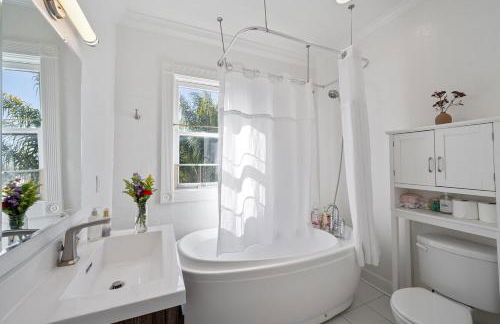 Beautiful Top Floor Getaway in Beach Town - Foto 18