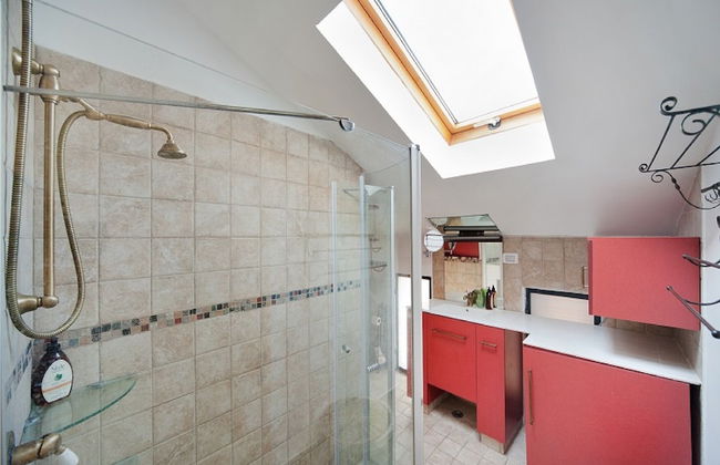 Charming Sunny Haven with Balcony by Sea N Rent - Foto 16