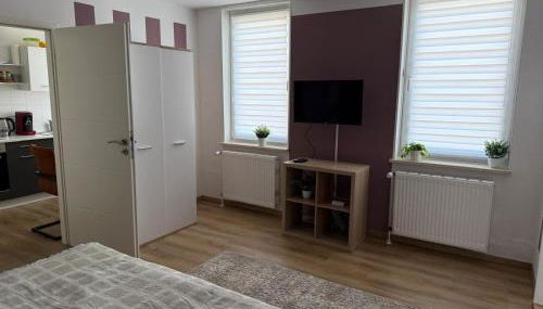 Gemütliches Appartement 1 - mit Küche und Bad zur Eigennutzung -Schuster Homes- - Foto 3, wardrobe