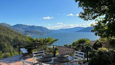 Artsy Italian lake retreat with stunning views! - Foto 1