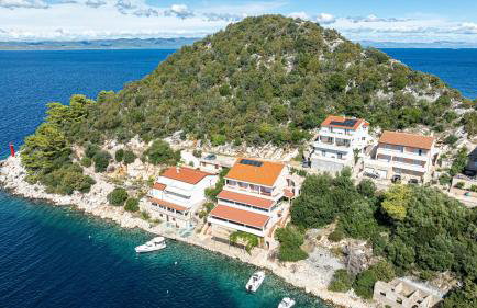 Apartments by the sea Zaklopatica, Lastovo - 12452 - Foto 2