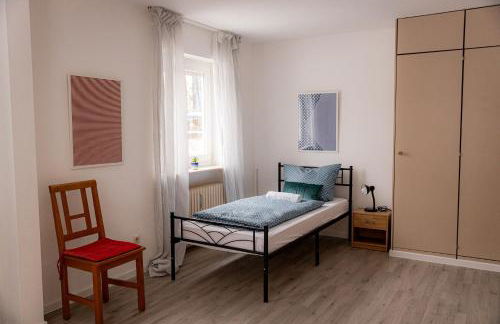 Yello Homes - großes Apartment - Am Waldrand, 15 min bis Nürnberg Messe, für 8 Personen, 2 WC's - Foto 22
