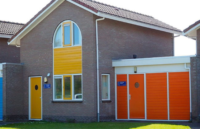 Nice House With a Dishwasher, Located in Friesland - Foto 1