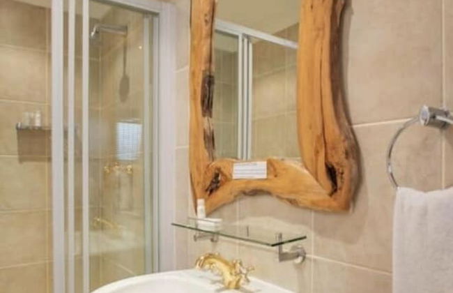 Bantry Beach Luxury Suites - Photo 59