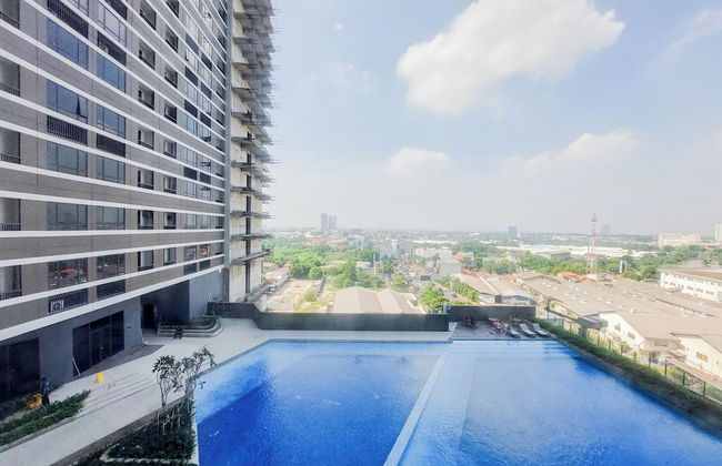 Homey And Cozy Living Studio At Collins Boulevard Apartment - Photo 11