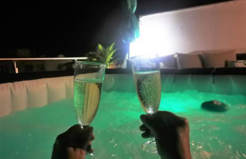 "Rooftop One" jacuzzi - plein sud - 2 chambres sur les canaux - Foto 29