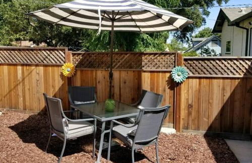 Colonial Cottage Getaway - Foto 19