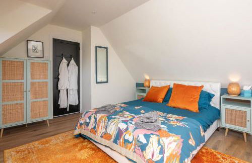 Peaceful Stylish Entire Apartment - Views, Gardens, Firepit, Balcony - Photo 34