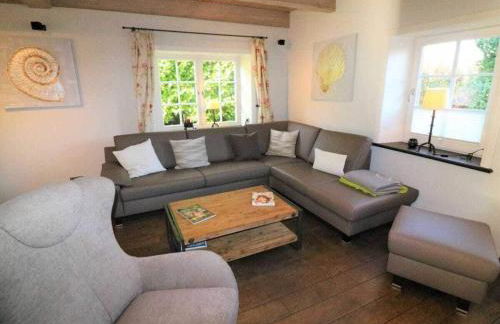 Holiday home in Morsum Sylt with Wi-Fi - Photo 2