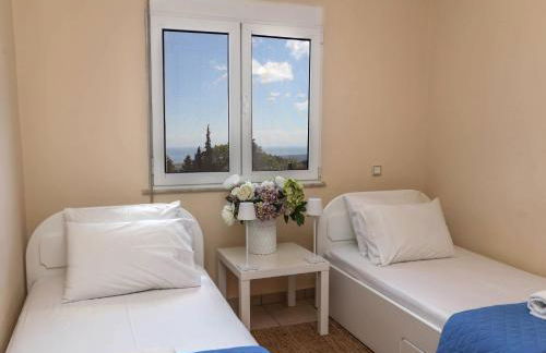 Olympus Beach Aigani Family House - Photo 19