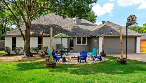 Remodeled 4 Bedroom Home Close to Downtown Frisco. - Foto 2