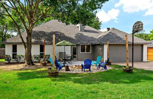 Remodeled 4 Bedroom Home Close to Downtown Frisco. - Foto 2