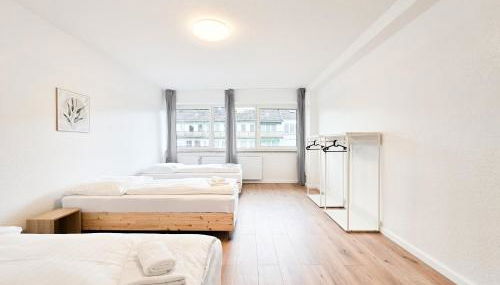 Tolstov Apartments - City Apartment with 5 Rooms - 15 Min Messe DUS & 10 Min Old Town DUS - Foto 5, towels, wardrobe, heating
