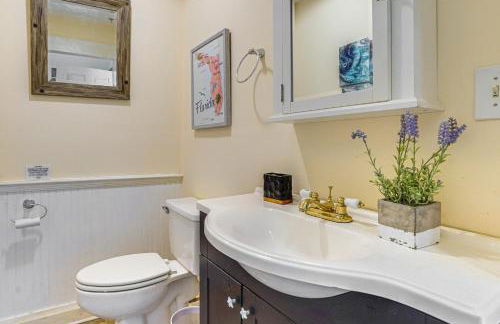 Families Welcome! Historical Hideaway in Palmetto - Foto 17