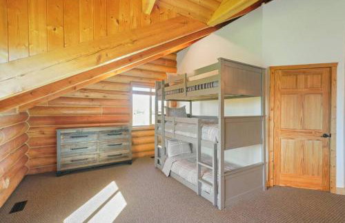 Splendor Valley Farms Huge Log Cabin with King Bed Bunk Beds and Game Room - Photo 3
