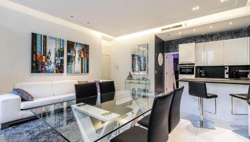 Large Renovated Studio - rue Hoche - Cannes Center - Foto 2, stove, minibar