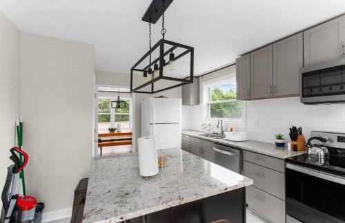 10 Min to Downtown-Modern in Magic City-Both Units - Foto 33