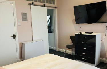 Penthouse Suite, Sea View, Close to Shops, Beach and Train - Foto 11