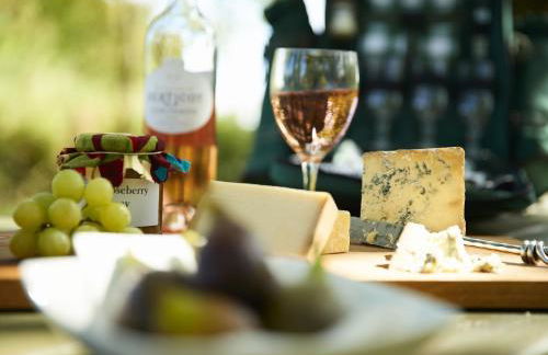 Downclose Piggeries - Photo 15