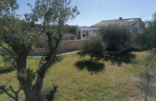 Holiday home with private pool and mini golf Fjaka, Zadar region - Photo 12