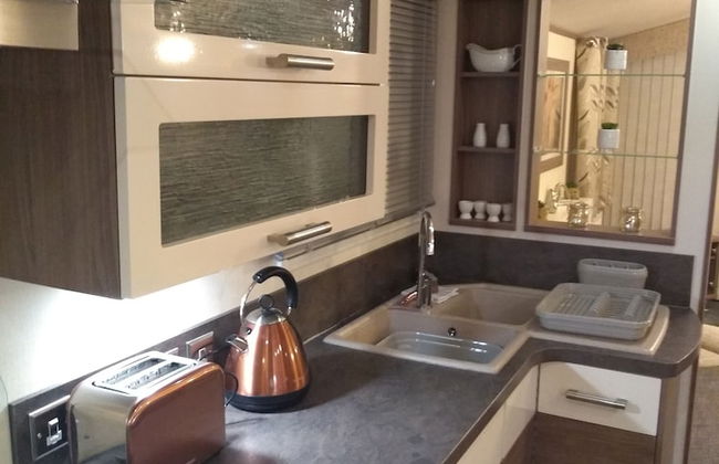 Lovely 3-bed Lodge in Towyn Near Rhyl - Foto 6