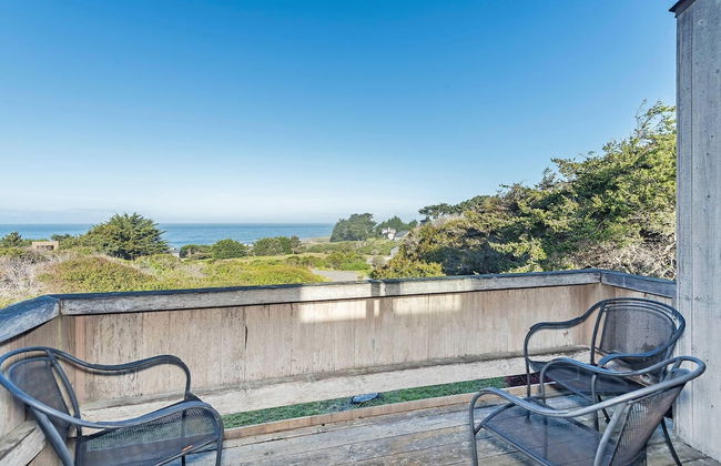 Viglione Fireplace, Hot Tub, & Ocean Views - Photo 12