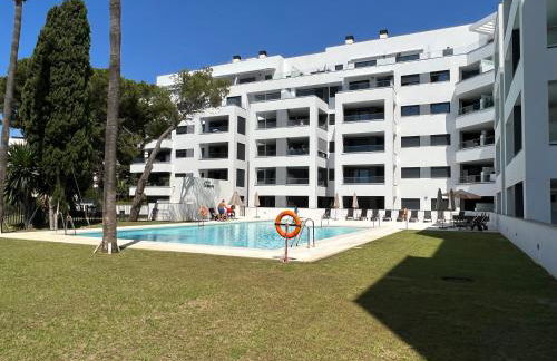 New build modern ap 4 min walk to the beach and Marbella old town - Foto 33