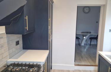 Modern 5 bedroom house with parking, London - Foto 16