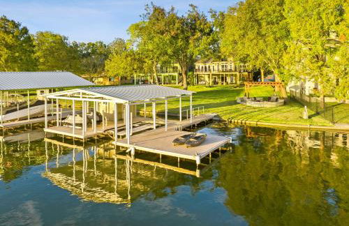 New Listing - Promo Price Waterfront Huge Yard - Foto 1