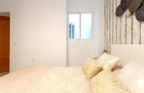 precioso piso en playa caleta - Foto 13