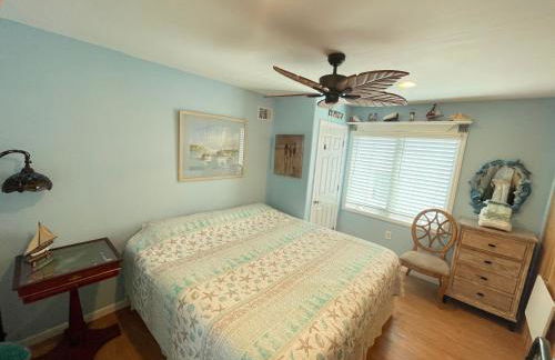 Beach House Retreats 6-just 30 Steps from the Beach with Rooftop Hot Tub and Gourmet Kitchen - Foto 10