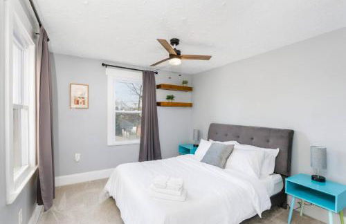 Modern 3BR w Yard Garage - Photo 25