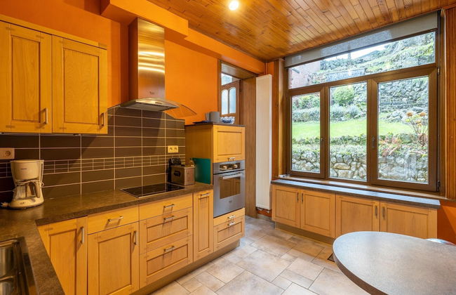Beautiful Holiday Home in Dinant With Garden - Photo 12