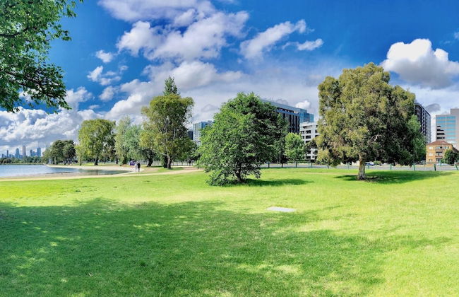 Deluxe and Brand New Lakeside Apartment - Foto 32