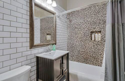 The Village Inn by Dakota Gal Digs - Foto 18