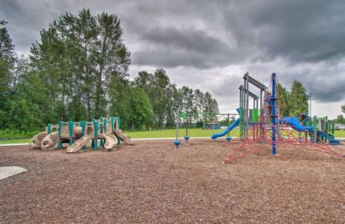 Charming Updated Retreat Walk to Lake Stevens! - Foto 32