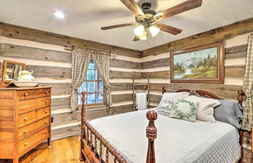 Cozy Creekside Mountain Escape w/ Hot Tub! - Foto 13
