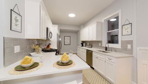 The East Rock, 4BR, On-site Parking, Washer & Dryer, Walk to Yale - Foto 4