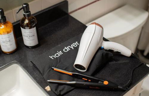 1884 Elegant Home Fire Pit, Tesla Tech, Near DT - Foto 25