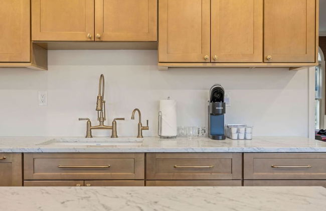 Elegant Spring Stay on Peaceful Retreat - Photo 39