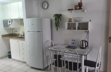 Apartamento com varanda de frente para o MAR - Angra dos Reis - Shopping Piratas - Portaria 24hs - Foto 4